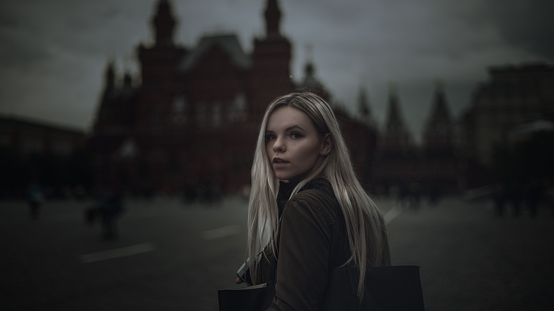 girl-1571459_1920